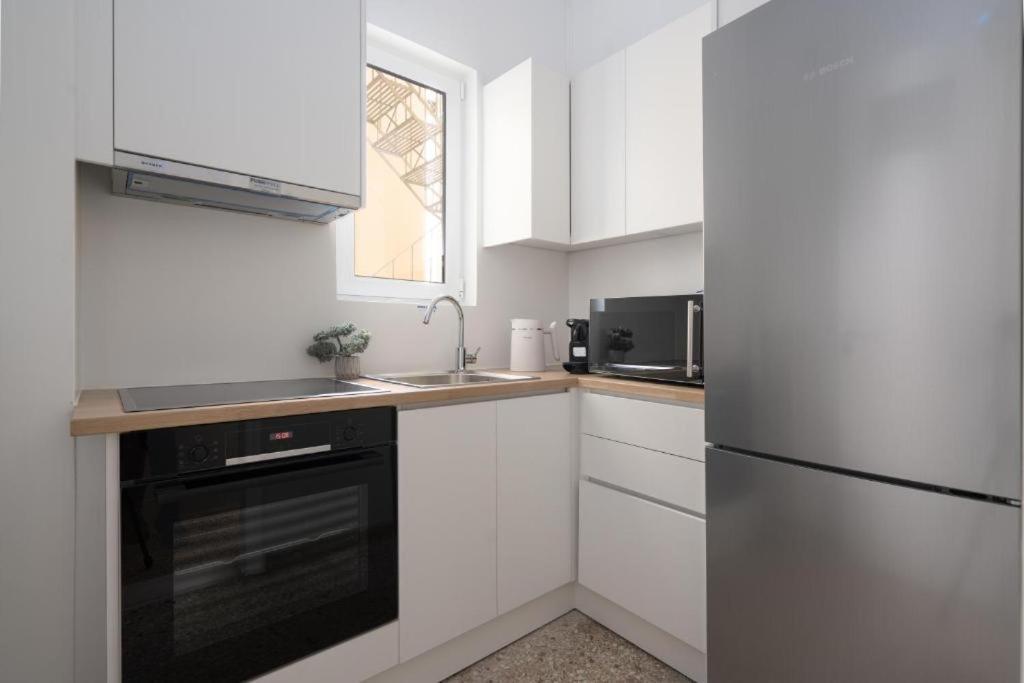 Vibrant Urban Getaway: Modern 1-Bedroom Near Bars, Parks, And Metro Atena Exterior foto